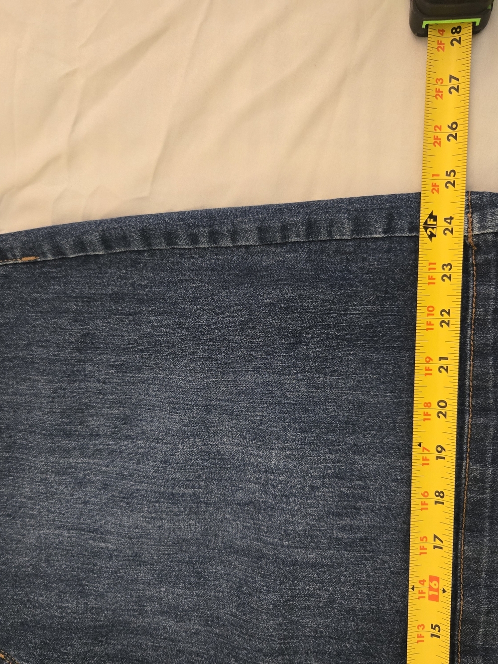 Croft & Barrow Classic Denim Skort. Size 18 - Picture 7 of 9